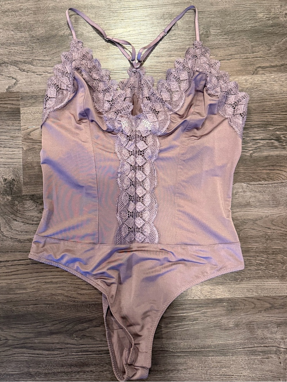 Astr the Label Lace-Trim Satin Bodysuit in Mauve Purple NWOT